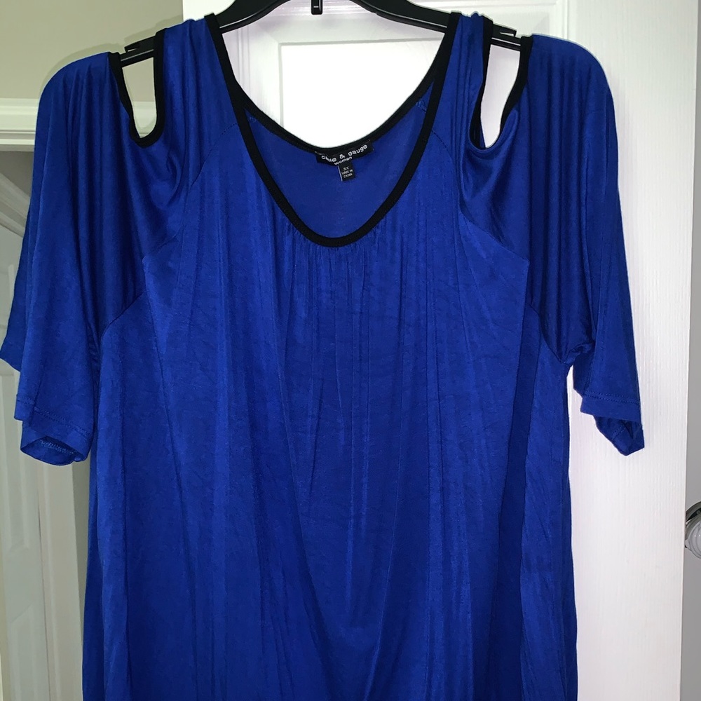 Women’s Plus 3X Cold Shoulder Top